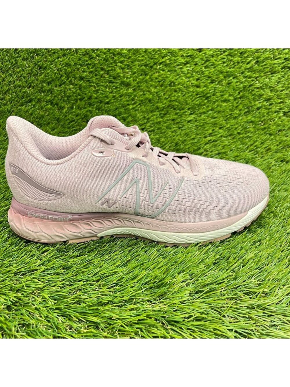 New Balance Fresh Foam 880v12 Womens Size 11 Pink White Running Shoes Sneakers